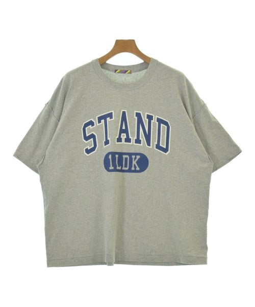 is-ness เสื้อยืด/เสื้อท็อปส์