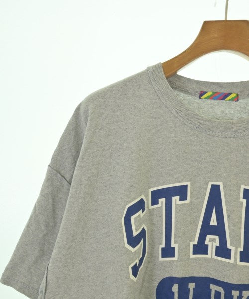 is-ness เสื้อยืด/เสื้อท็อปส์