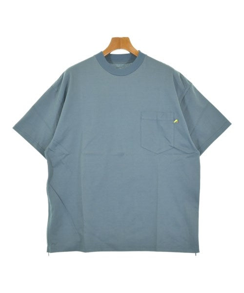 is-ness เสื้อยืด/เสื้อท็อปส์
