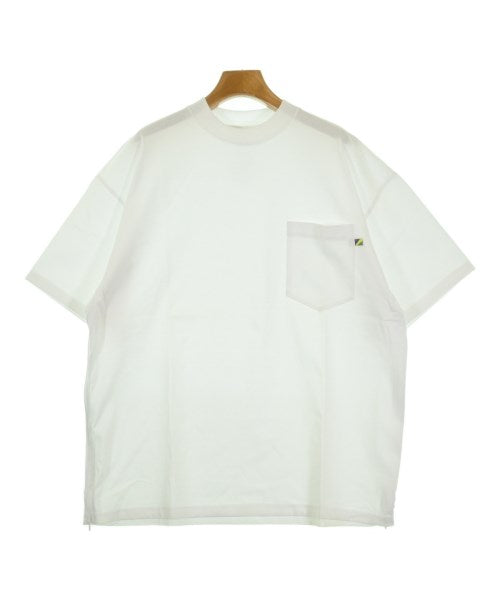 is-ness เสื้อยืด/เสื้อท็อปส์