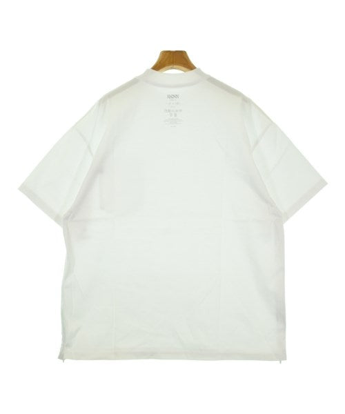 is-ness เสื้อยืด/เสื้อท็อปส์