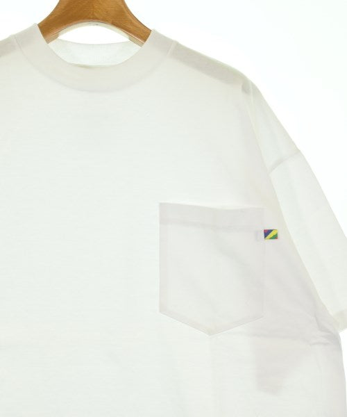 is-ness เสื้อยืด/เสื้อท็อปส์
