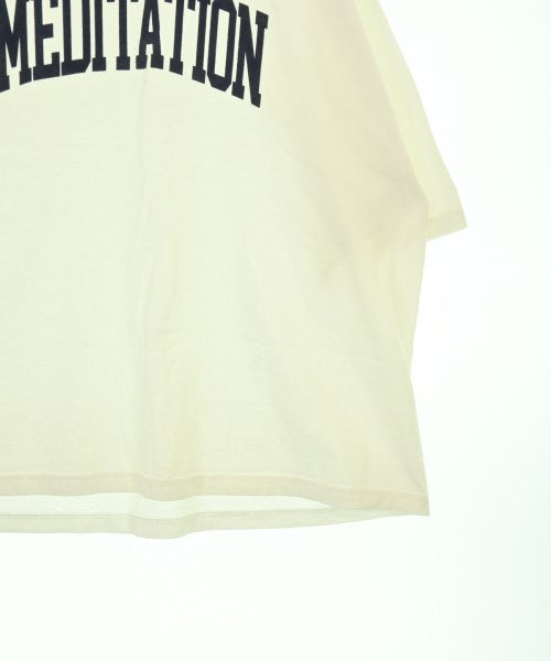 is-ness เสื้อยืด/เสื้อท็อปส์