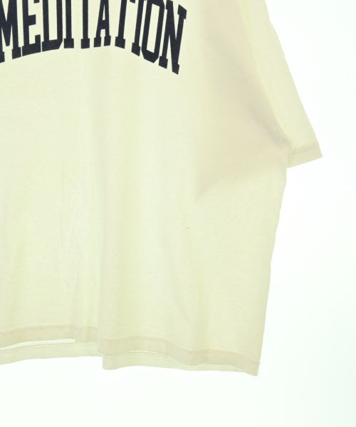 is-ness เสื้อยืด/เสื้อท็อปส์