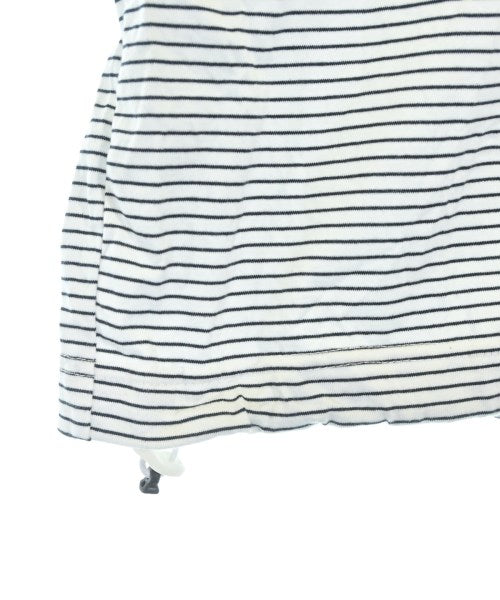 is-ness เสื้อยืด/เสื้อท็อปส์
