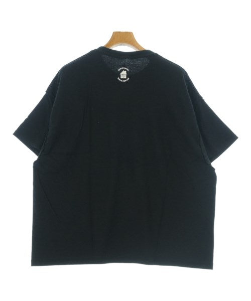 is-ness เสื้อยืด/เสื้อท็อปส์