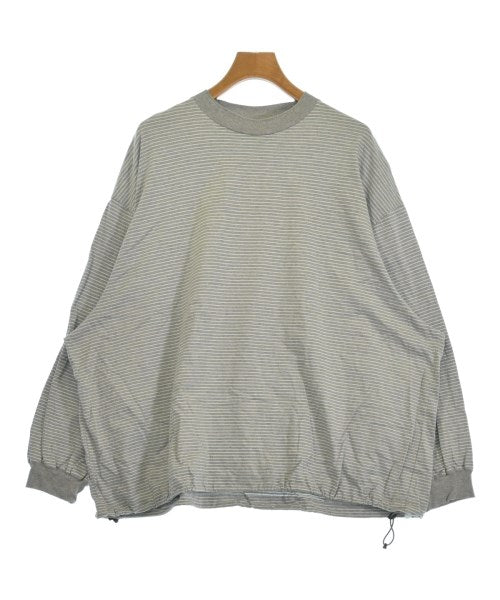 is-ness เสื้อยืด/เสื้อท็อปส์