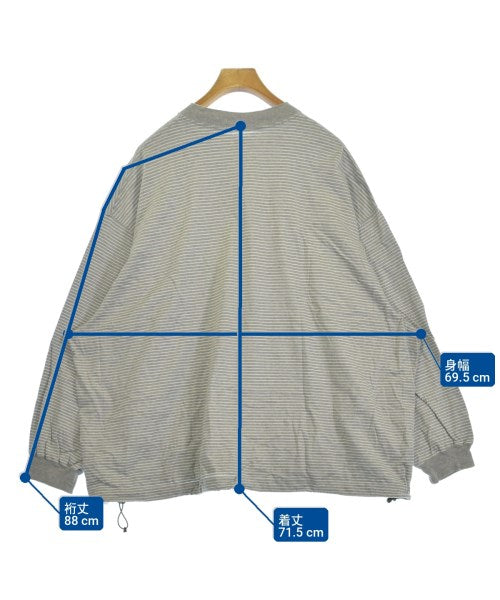 is-ness เสื้อยืด/เสื้อท็อปส์