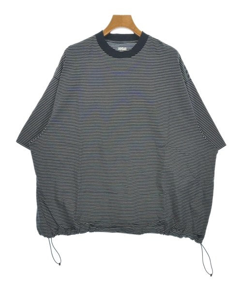 is-ness เสื้อยืด/เสื้อท็อปส์