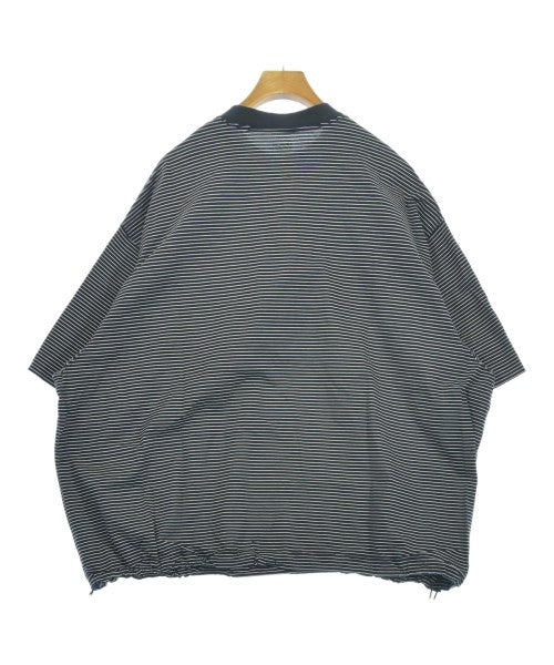 is-ness เสื้อยืด/เสื้อท็อปส์