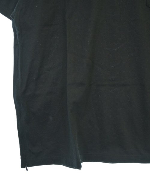 is-ness เสื้อยืด/เสื้อท็อปส์