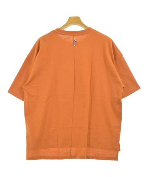 is-ness เสื้อยืด/เสื้อท็อปส์