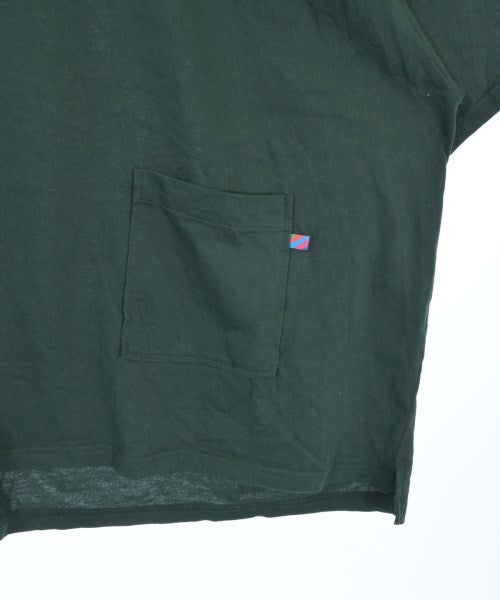 is-ness เสื้อยืด/เสื้อท็อปส์