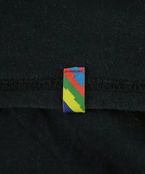 is-ness เสื้อยืด/เสื้อท็อปส์