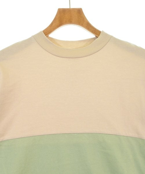 is-ness เสื้อยืด/เสื้อท็อปส์