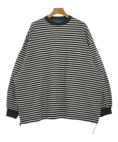 is-ness เสื้อยืด/เสื้อท็อปส์
