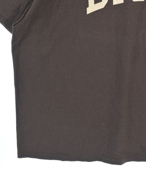 is-ness เสื้อยืด/เสื้อท็อปส์