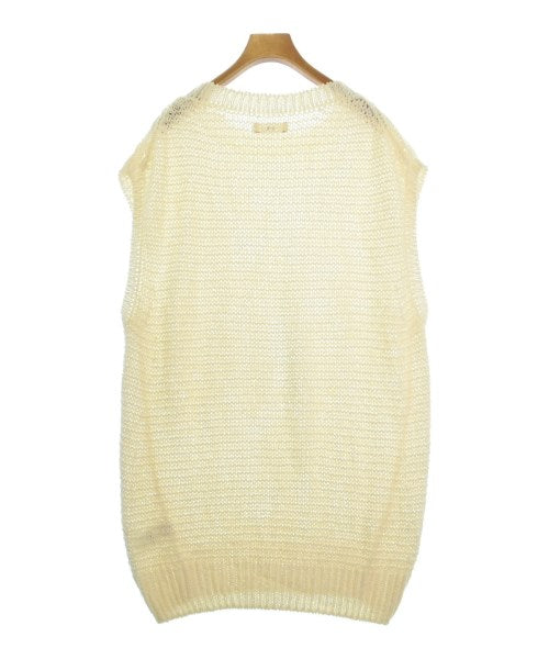 unfil เสื้อแขนกุด
