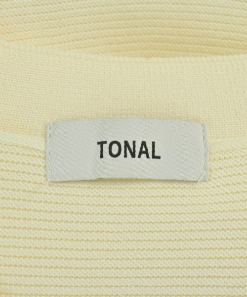 TONAL เสื้อกันหนาว