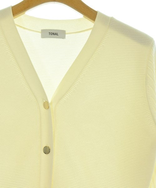 TONAL เสื้อกันหนาว