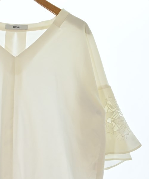TONAL เสื้อสตรี