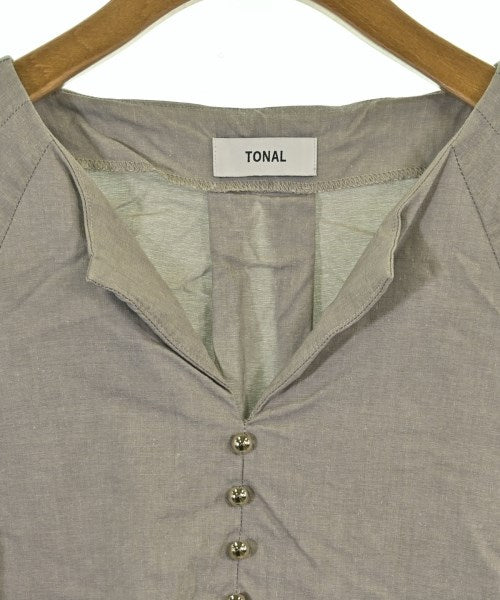 TONAL เสื้อสตรี