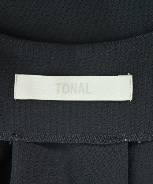 TONAL เสื้อสตรี
