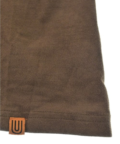 UNIVERSAL OVERALL เสื้อยืด/เสื้อท็อปส์