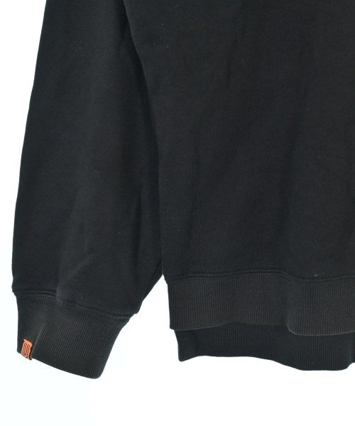 UNIVERSAL OVERALL เสื้อสเวตเตอร์