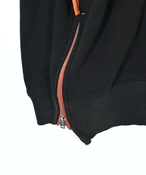 UNIVERSAL OVERALL เสื้อสเวตเตอร์