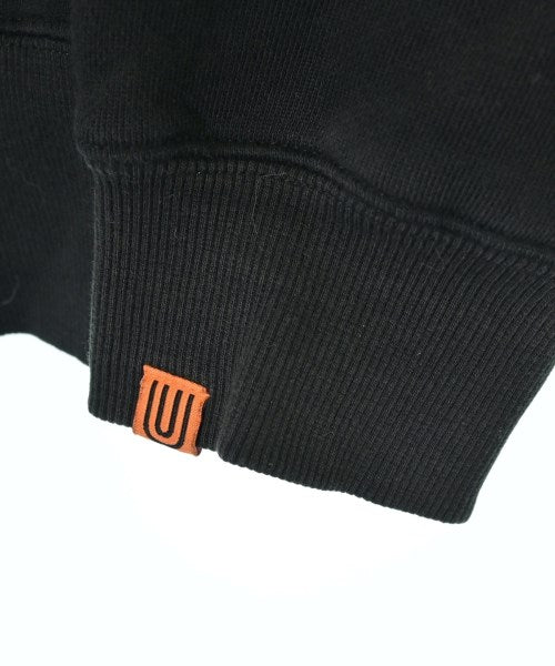 UNIVERSAL OVERALL เสื้อสเวตเตอร์