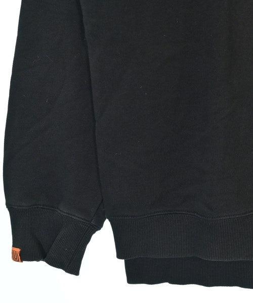 UNIVERSAL OVERALL เสื้อสเวตเตอร์