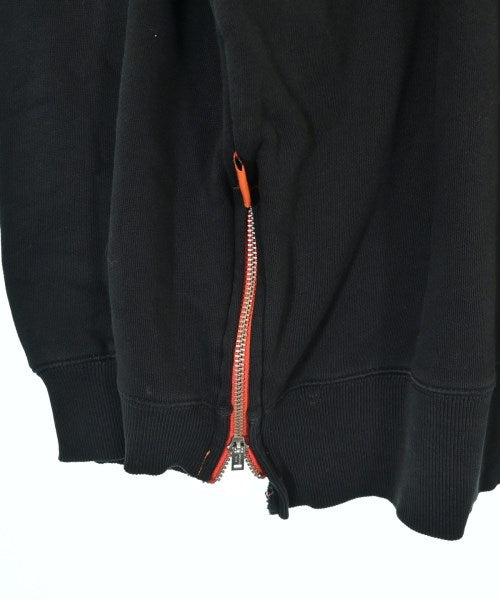 UNIVERSAL OVERALL เสื้อสเวตเตอร์