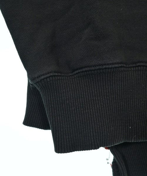 UNIVERSAL OVERALL เสื้อสเวตเตอร์