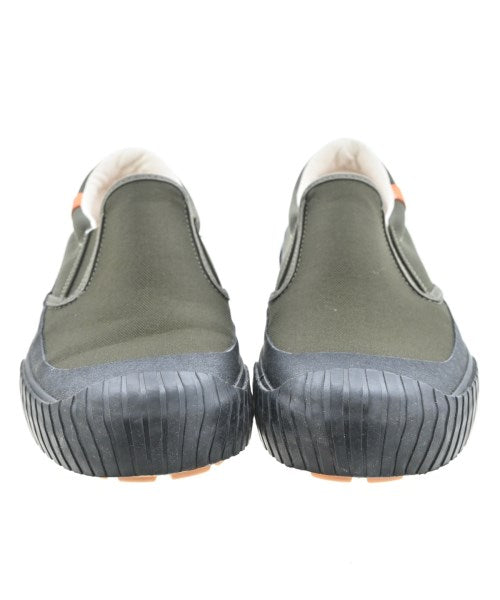 UNIVERSAL OVERALL รองเท้าผ้าใบ