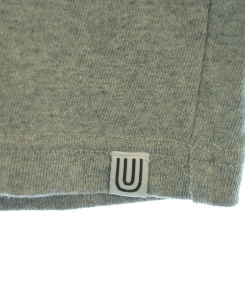 UNIVERSAL OVERALL เสื้อยืด/เสื้อท็อปส์