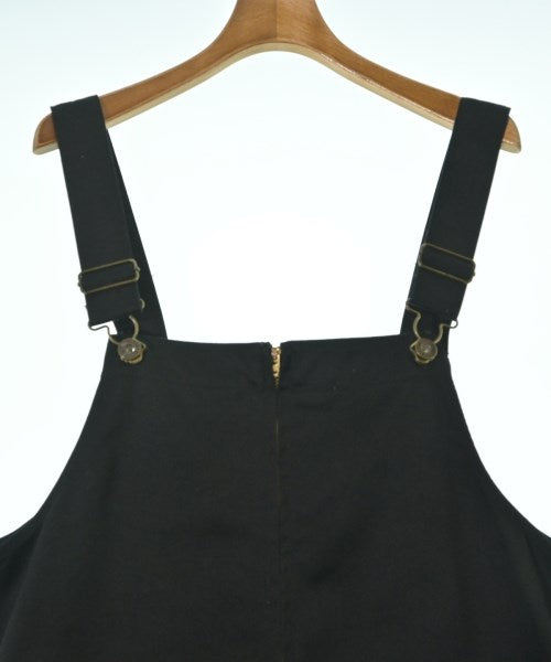 UNIVERSAL OVERALL ชุดเดรส