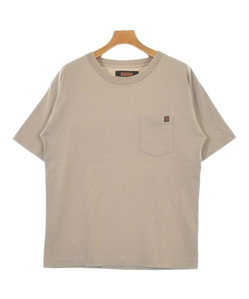 UNIVERSAL OVERALL เสื้อยืด/เสื้อท็อปส์