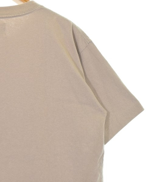 UNIVERSAL OVERALL เสื้อยืด/เสื้อท็อปส์