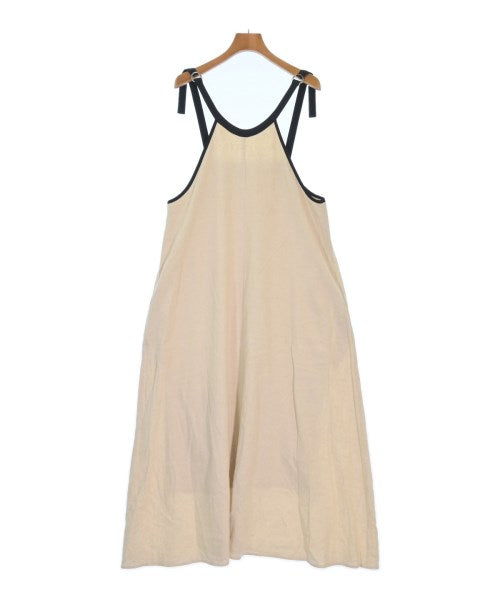 Dignite collier ชุดเดรส