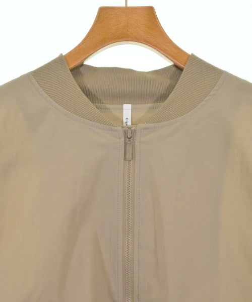 Dignite collier แจ็คเก็ตเบลาส์ อื่น