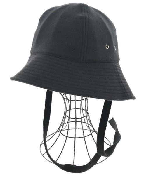 La Maison de Lyllis หมวก