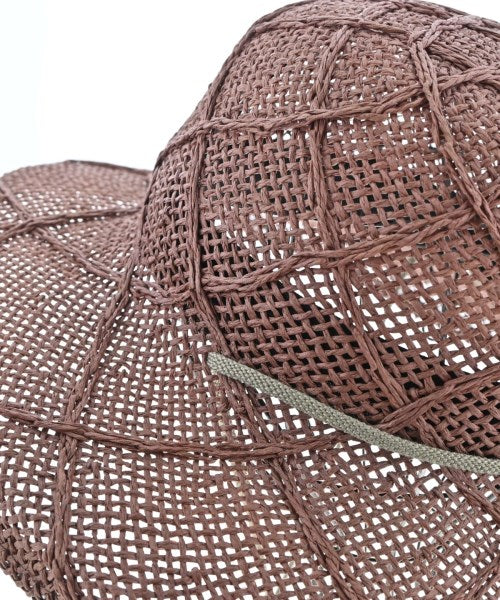 La Maison de Lyllis หมวก