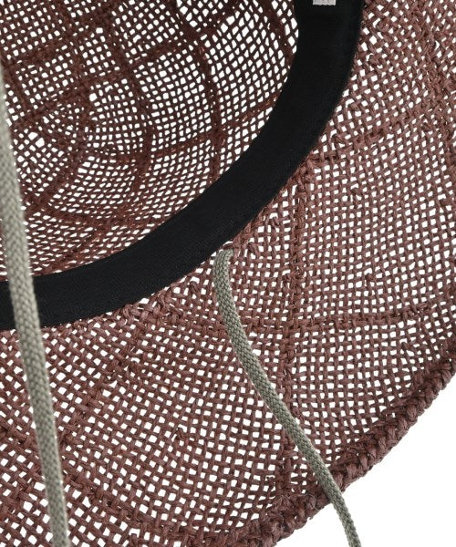 La Maison de Lyllis หมวก