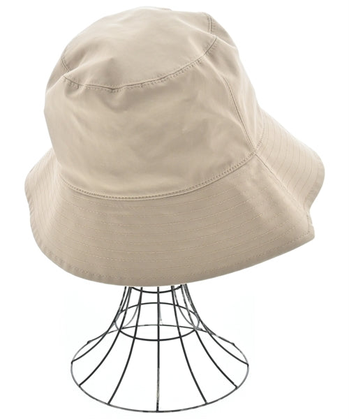 La Maison de Lyllis หมวก