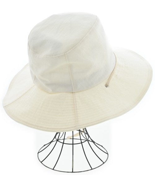 La Maison de Lyllis หมวก