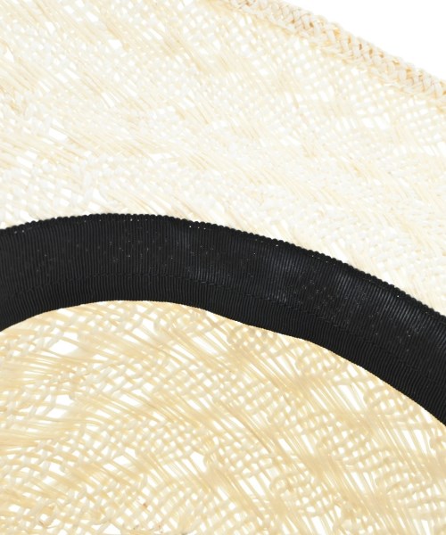 La Maison de Lyllis หมวก