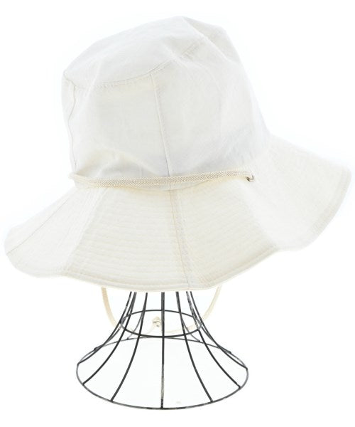 La Maison de Lyllis หมวก