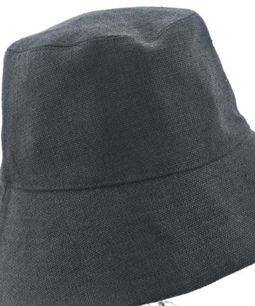 La Maison de Lyllis หมวก