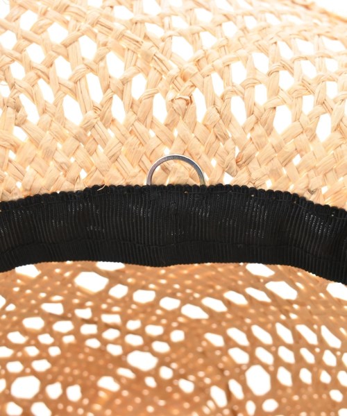 La Maison de Lyllis หมวก